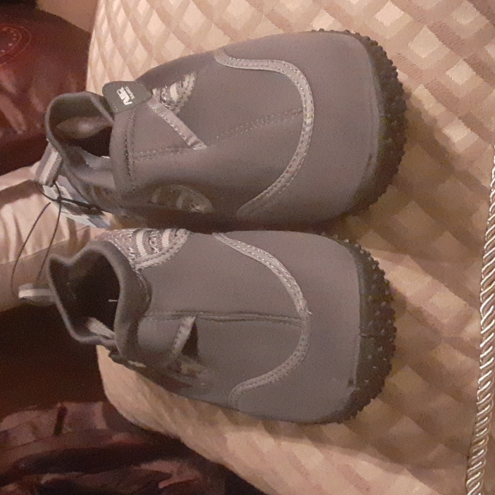 Young Men's Beach Footwear